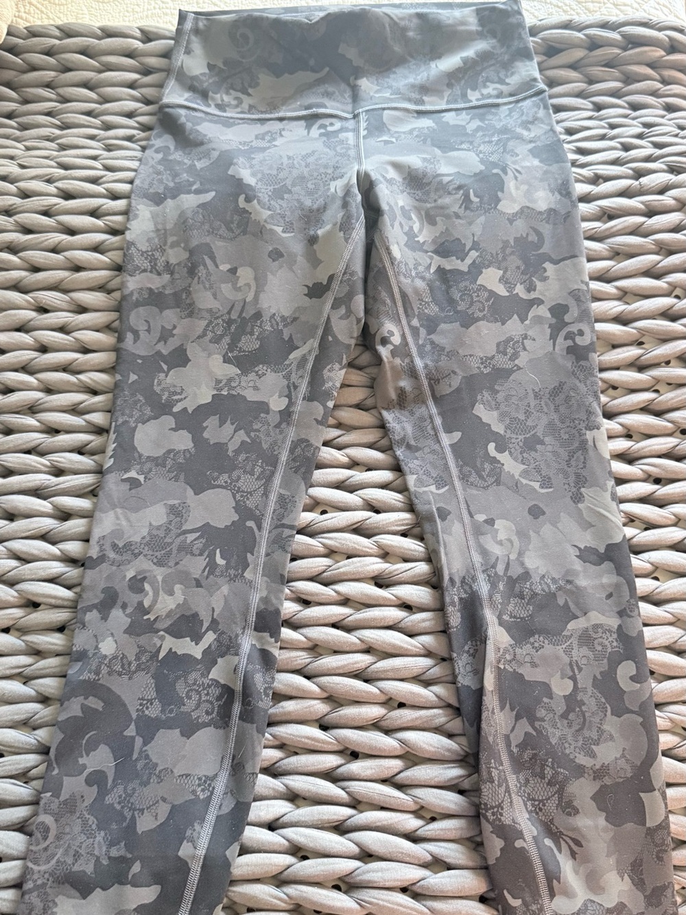 Lululemon Wunder Train 25”, size 10